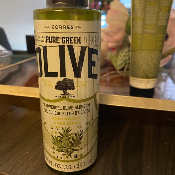 KORRES Pure Greek Olive Oil Blossom Shower Gel and Body lotion (250 mL, 125 mL) - Picture 2 of 7